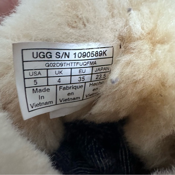 UGG Kristabell Chestnut/ Tan Suede Boots - Picture 7 of 7